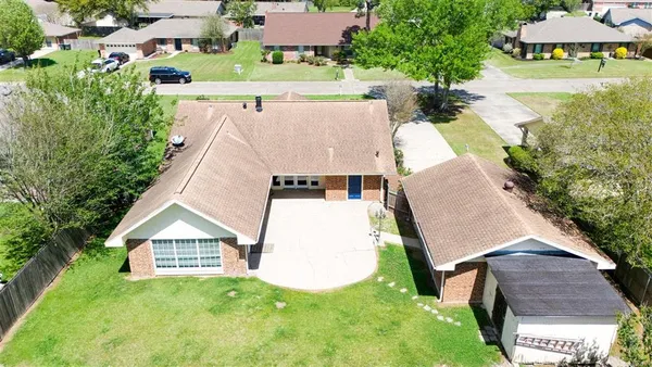 $2,200 | 1317 Waverly Street, Lake Charles, LA 70605