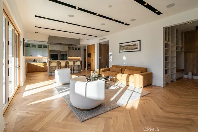 $3,799,000 | 5131 Strohm Avenue, Toluca Lake, CA 91601