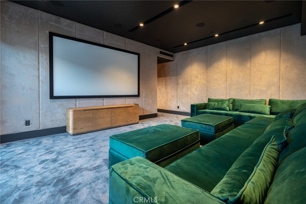 5131 Strohm Avenue Toluca Lake, CA 91601 - Photo 31 of 67 a view of an chairs and tables in the room