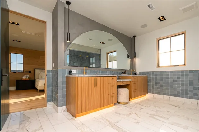 $3,799,000 | 5131 Strohm Avenue, Toluca Lake, CA 91601