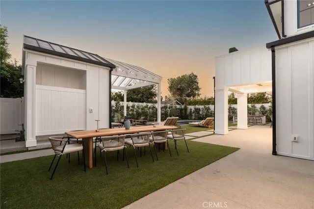 $3,799,000 | 5131 Strohm Avenue, Toluca Lake, CA 91601