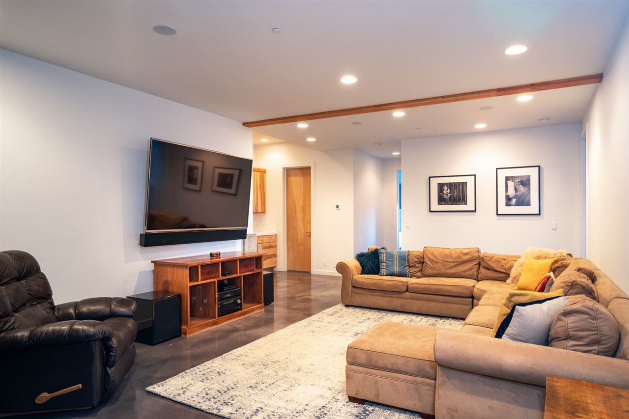 13792 Ski Slope Way Truckee, CA 96161 - Photo 18 of 21