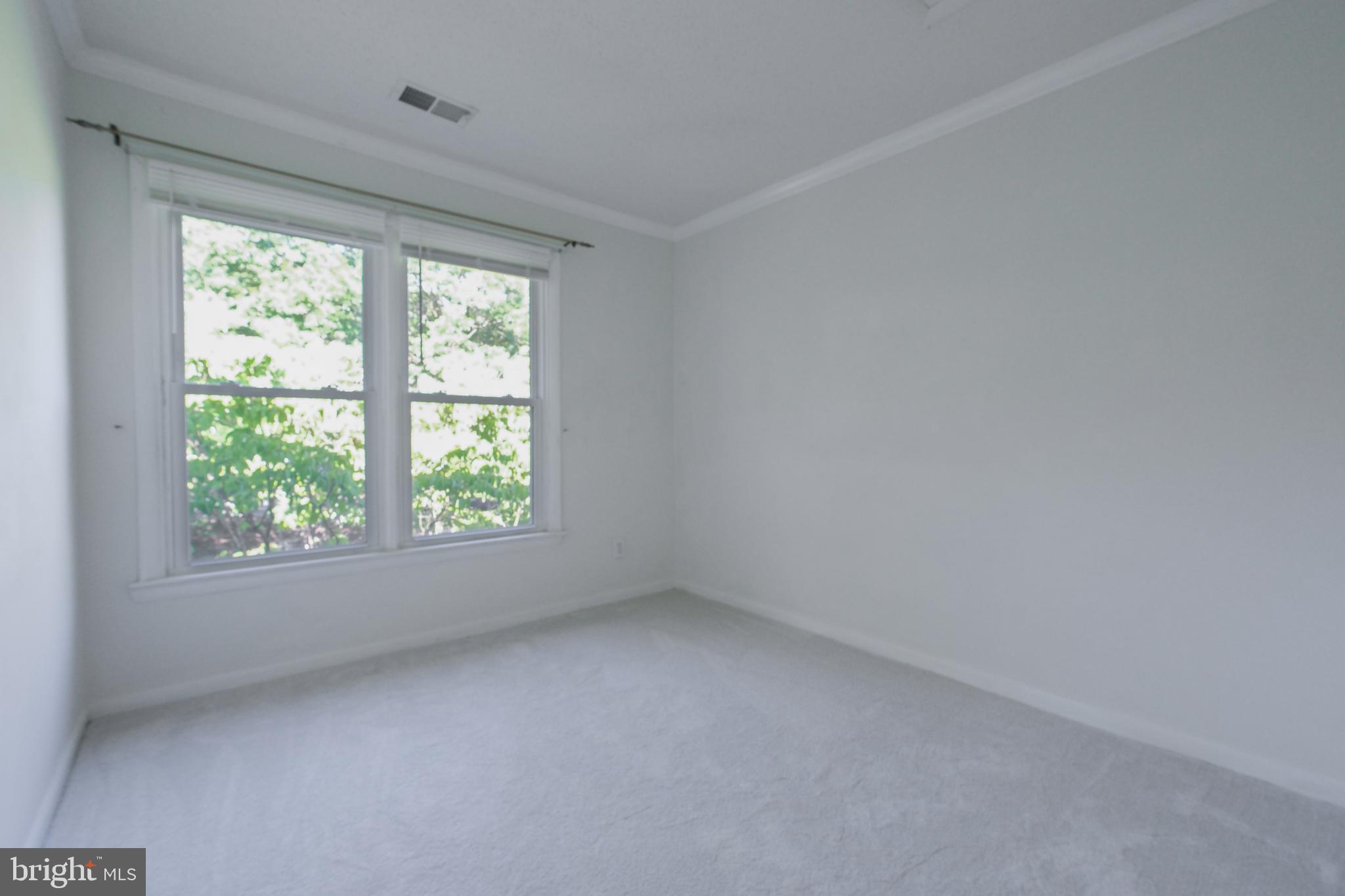 1655 Oak Spring Way Reston, VA 20190 - Photo 29 of 52 3rd bedroom