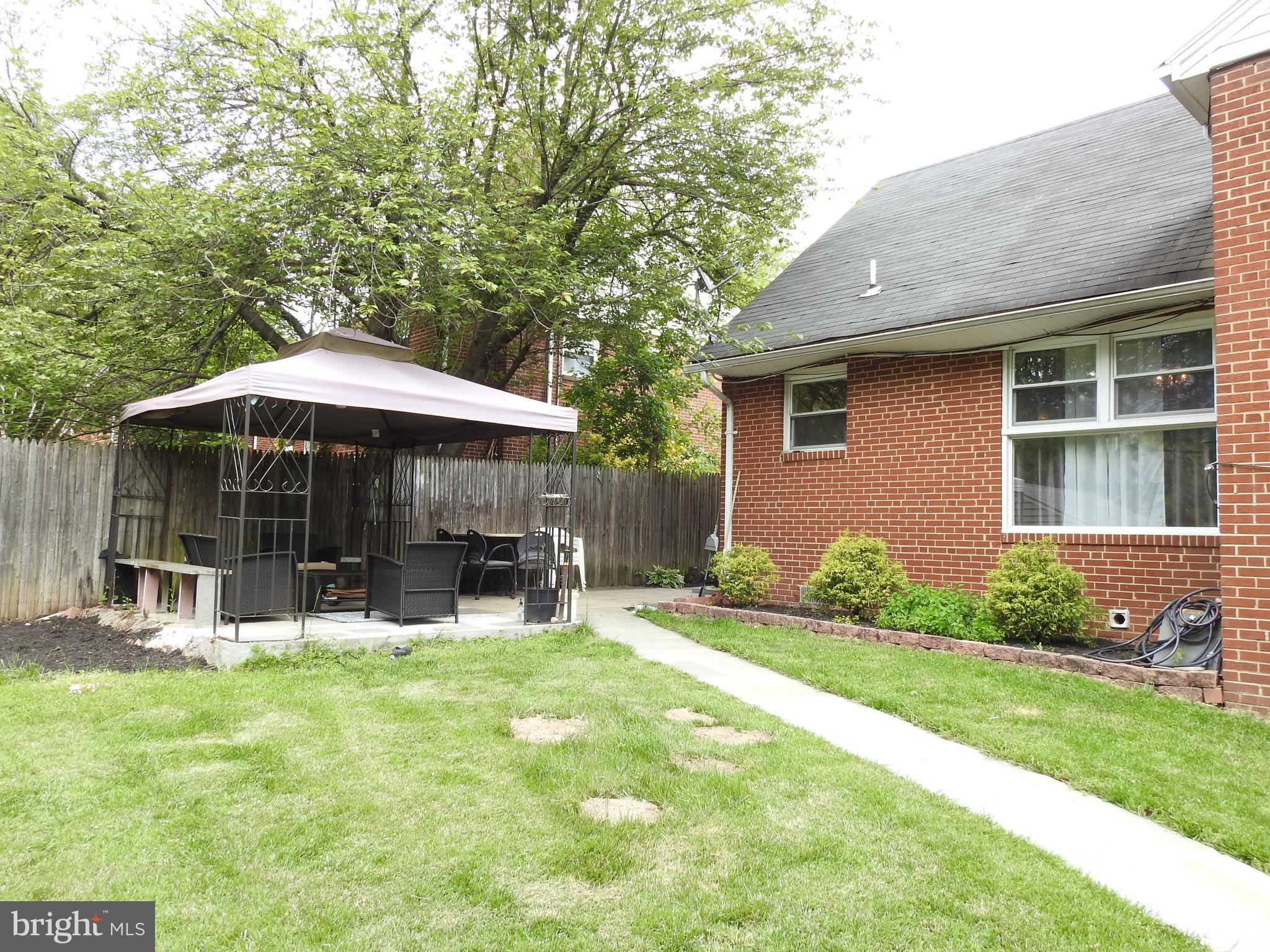 9902 Grayson Avenue Silver Spring, MD 20901 - Photo 3 of 29