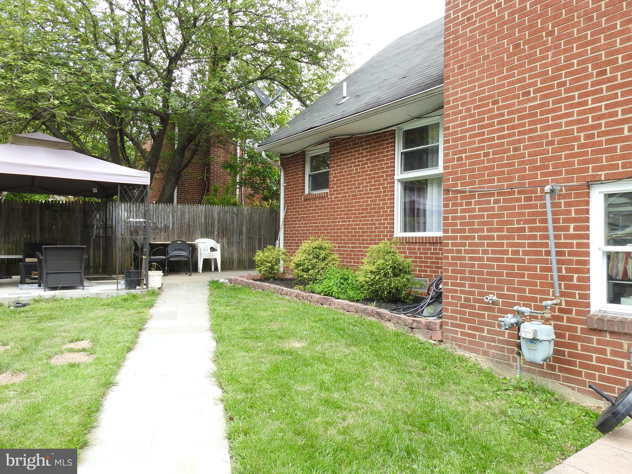 9902 Grayson Avenue Silver Spring, MD 20901 - Photo 4 of 29