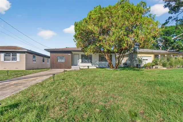 $3,000 | 2401 42nd Street South, St. Petersburg, FL 33711