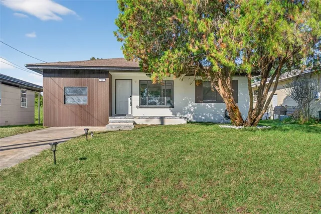 $3,000 | 2401 42nd Street South, St. Petersburg, FL 33711