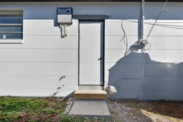 $3,000 | 2401 42nd Street South, St. Petersburg, FL 33711