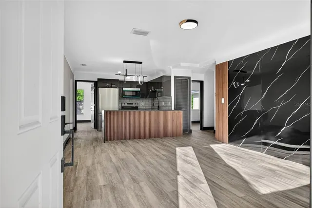 $3,000 | 2401 42nd Street South, St. Petersburg, FL 33711