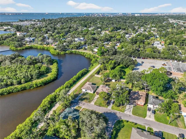 $3,000 | 2401 42nd Street South, St. Petersburg, FL 33711