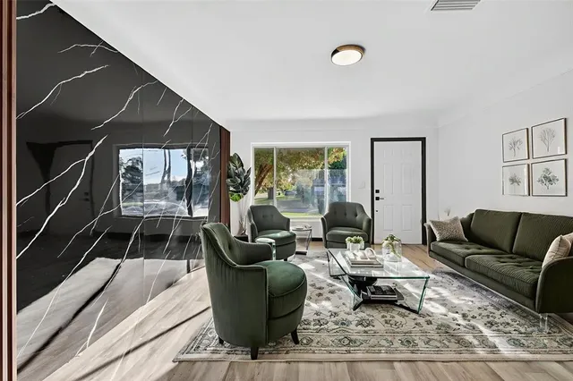 $3,000 | 2401 42nd Street South, St. Petersburg, FL 33711