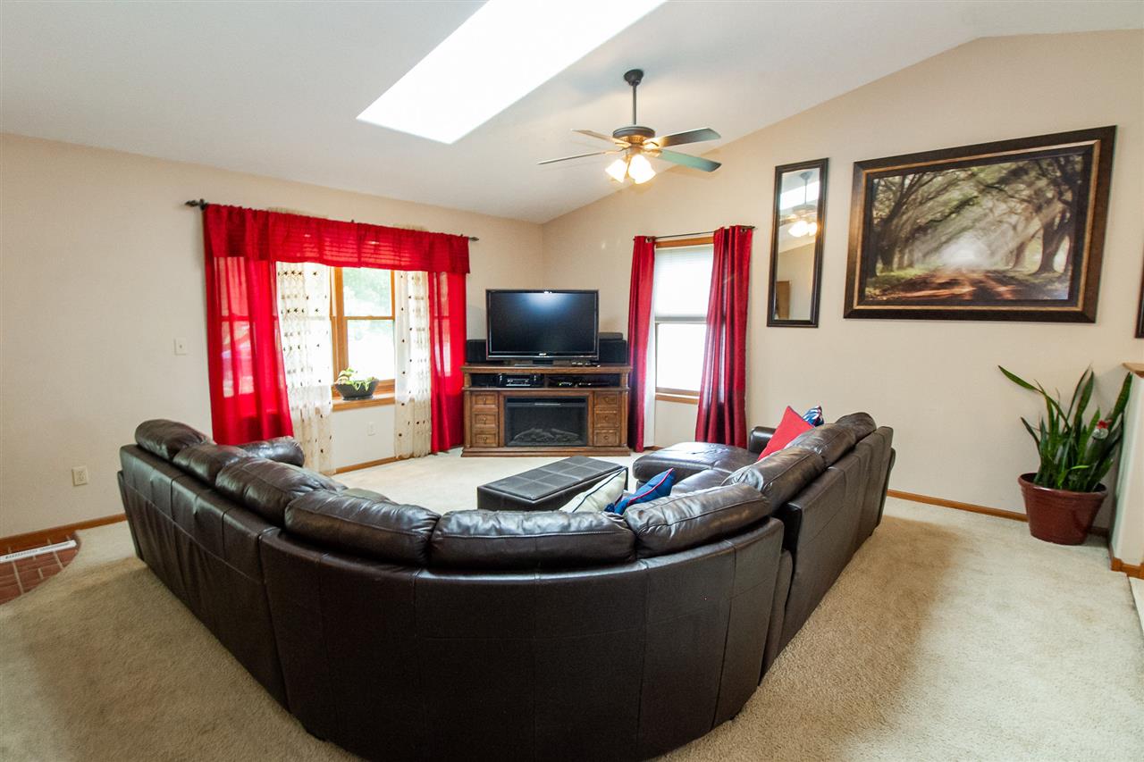 623 Nodaway Drive Center Point, IA 52213 - Photo 8 of 36 Gallery Image 8