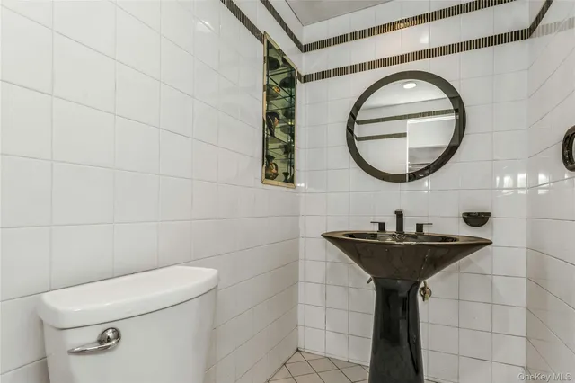 $1,088,888 | 29 Elmwood Court, Plainview, NY 11803