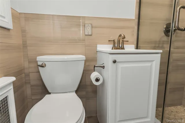 $1,088,888 | 29 Elmwood Court, Plainview, NY 11803