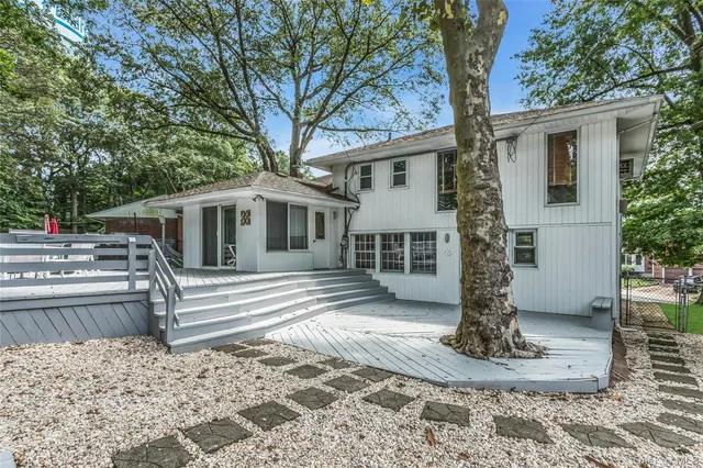 $1,088,888 | 29 Elmwood Court, Plainview, NY 11803