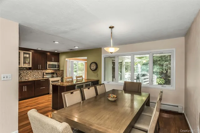 $1,088,888 | 29 Elmwood Court, Plainview, NY 11803