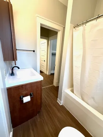 $1,600 | 728 Dekalb Avenue, Unit 1, Sycamore, IL 60178