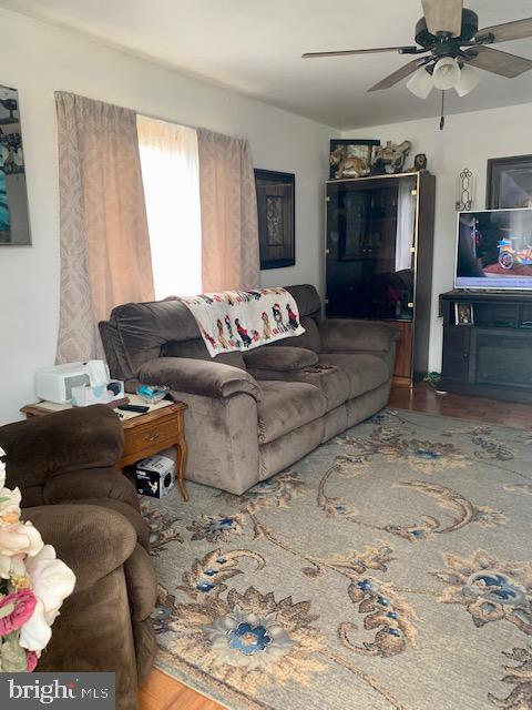 76 Gridiron Road Levittown, PA 19057 - Photo 22 of 34