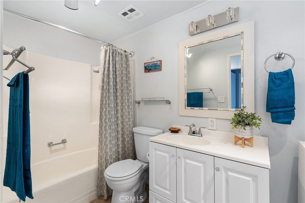 3606 Vista Rey, Unit 31 Oceanside, CA 92057 - Photo 26 of 50 Full bath just across from the second BR and Hall