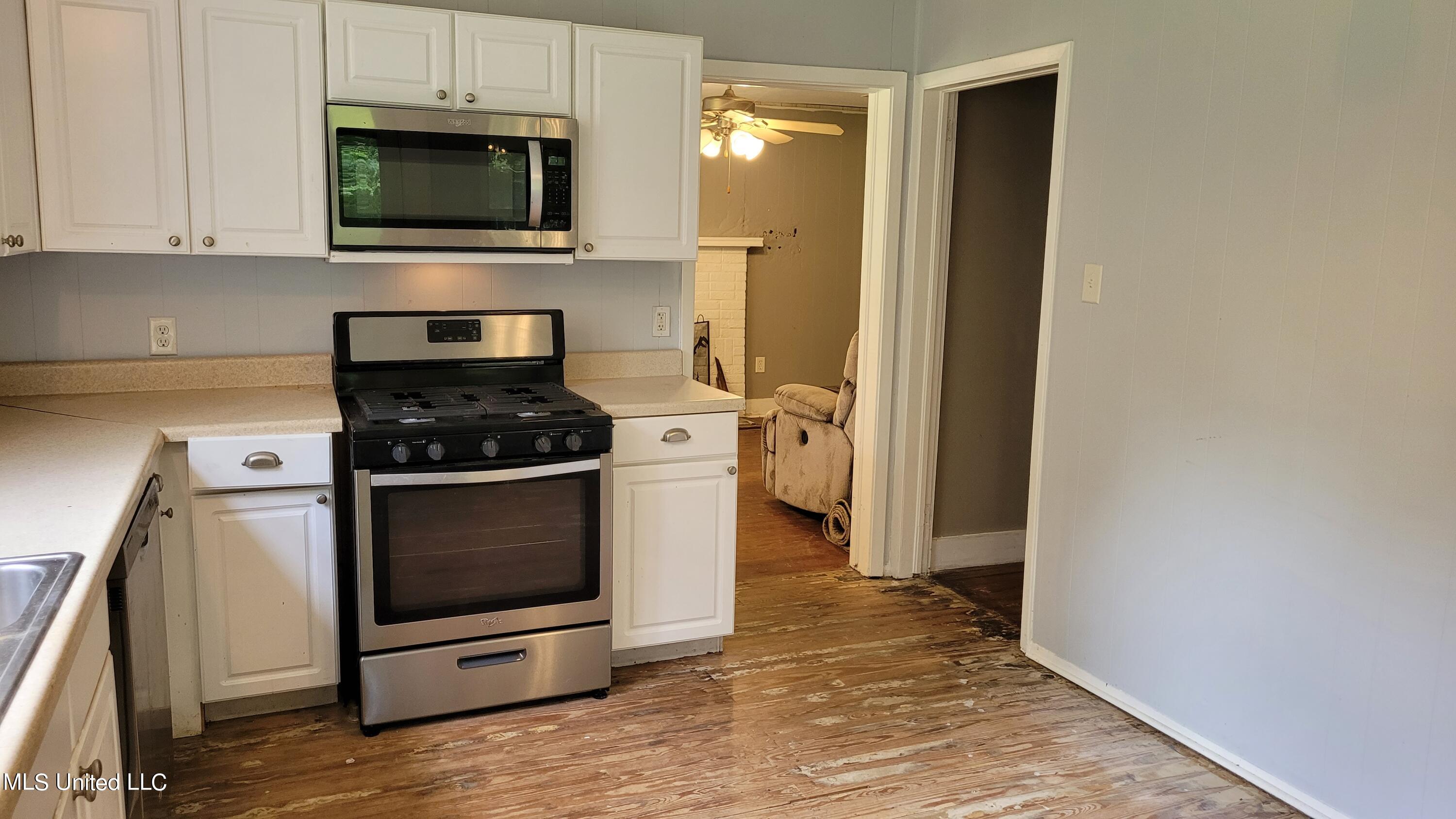 175 Beasley Alexander Road Poplarville, MS 39470 - Photo 4 of 25 20220729_124215