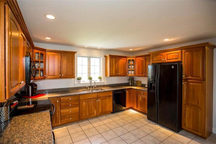 10 Old Hollis Road Biddeford, ME 04005 - Photo 4 of 24 kitchen