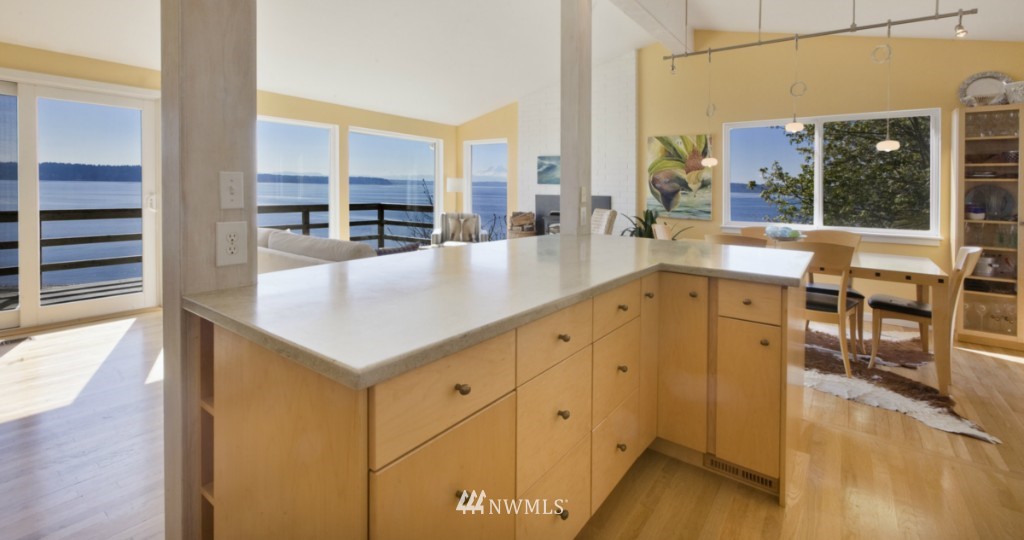 15609 Shanahan Road Southwest Vashon, WA 98070 - Photo 3 of 15 Gallery Image 3