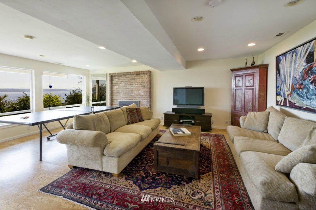 15609 Shanahan Road Southwest Vashon, WA 98070 - Photo 10 of 15 Gallery Image 10