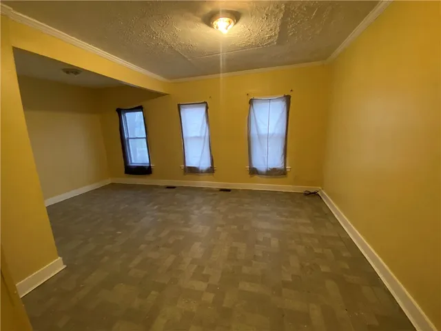 $89,000 | 15 Oakman Street, Rochester, NY 14605