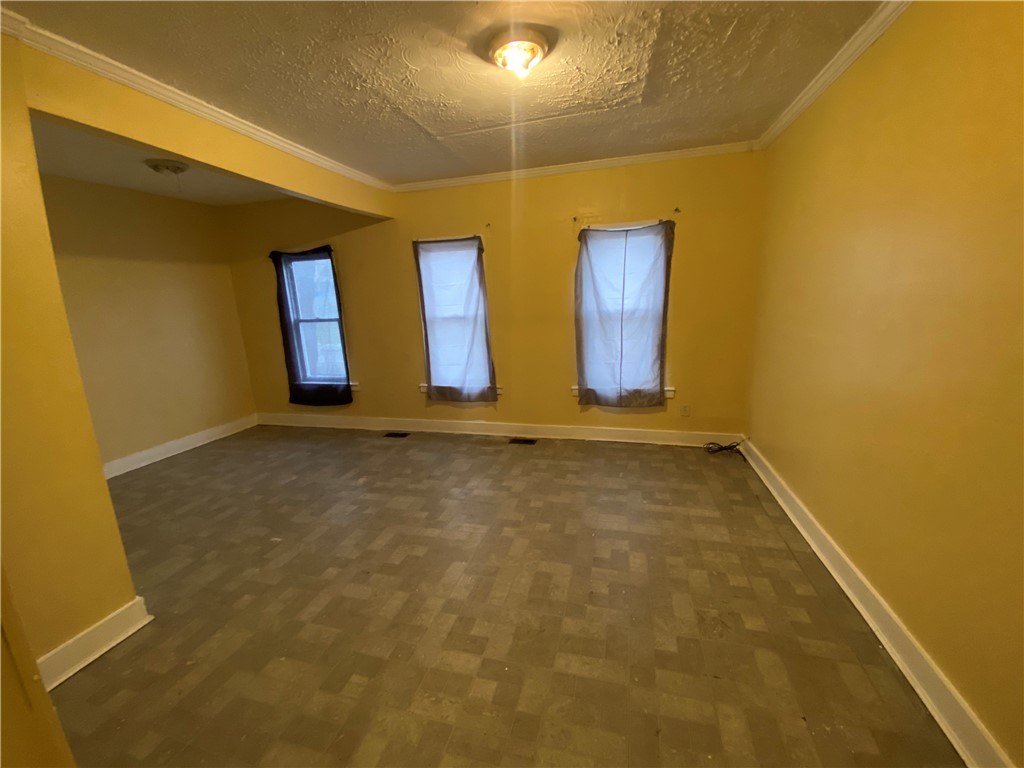 15 Oakman Street Rochester, NY 14605 - Photo 4 of 13