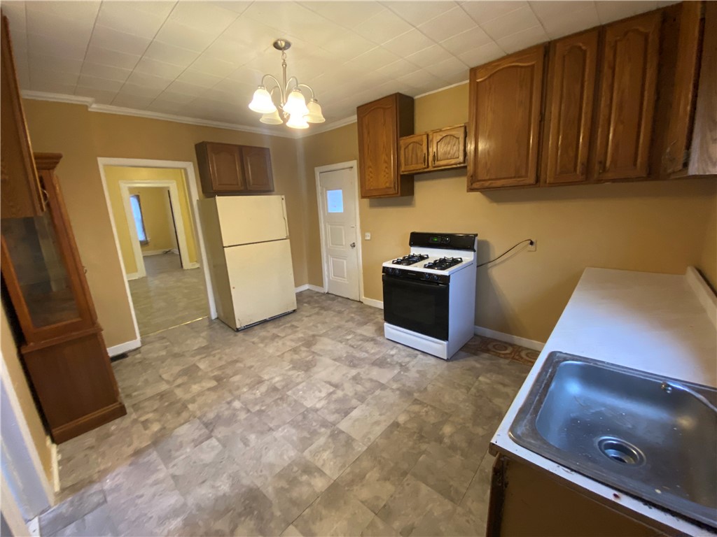 15 Oakman Street Rochester, NY 14605 - Photo 8 of 13