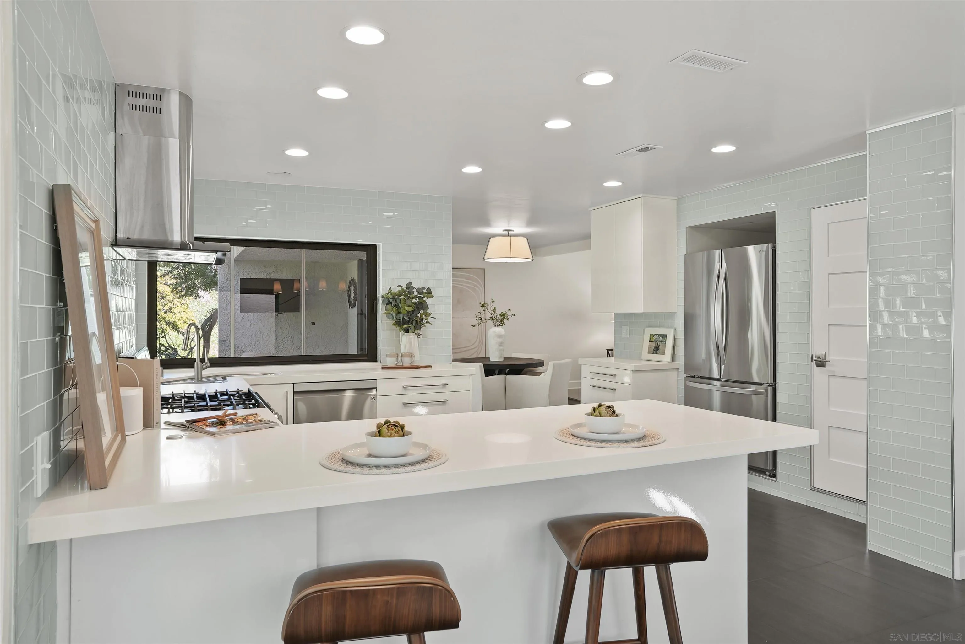 1328 Sun Valley Road Solana Beach, CA 92075 - Photo 7 of 24