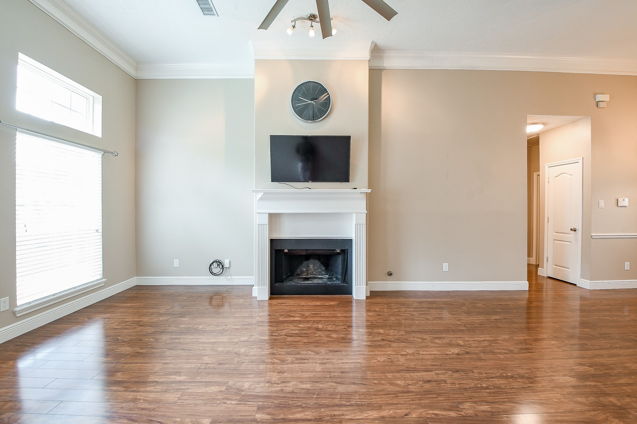 21818 Windsor Castle Drive Spring, TX 77388 - Photo 7 of 32 Living room