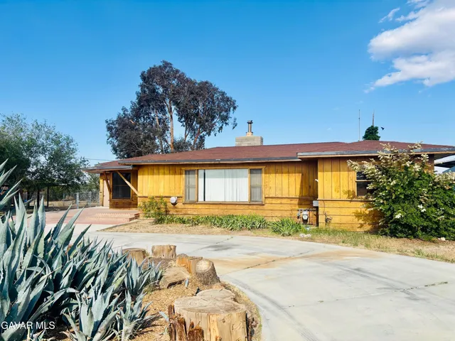 $2,399 | 35014 82nd Street East, Littlerock, CA 93543