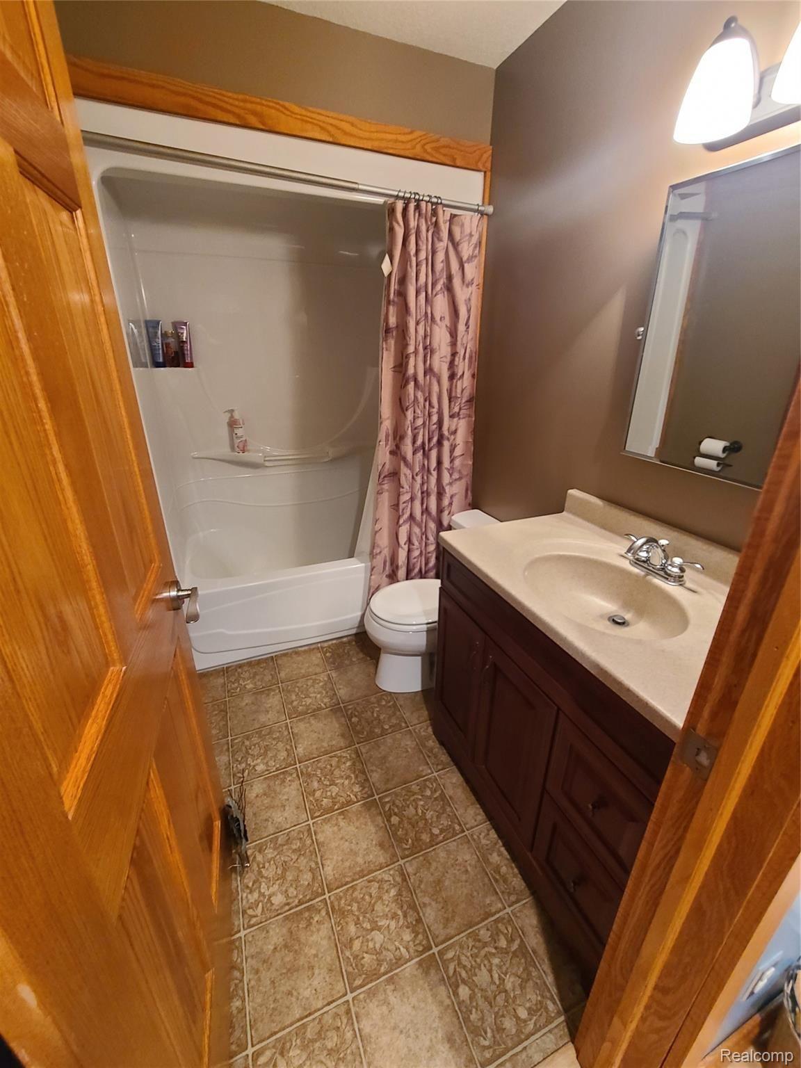 2130 King Road Mikado, MI 48745 - Photo 34 of 57 20220430_170009.jpg