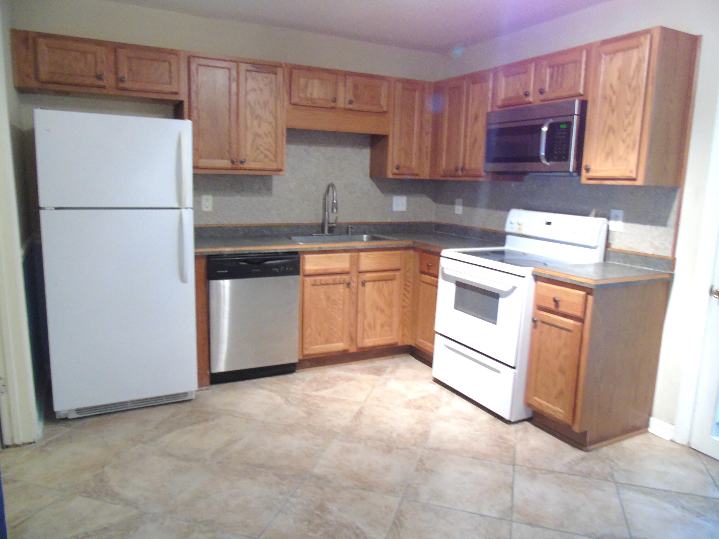 1910 Tropicana Road, Unit E North Charleston, SC 29406 - Photo 6 of 18 DSC01350