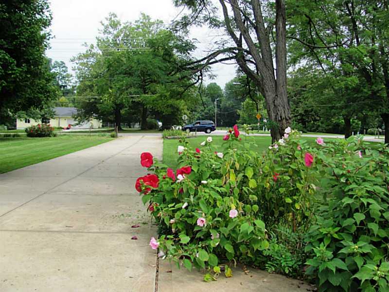 1544 North Raceway Road Indianapolis, IN 46234 - Photo 23 of 24 Gallery Image 23