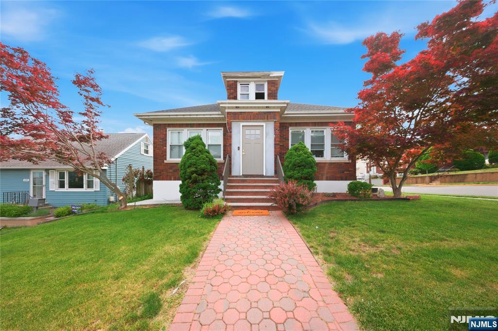 596 Moonachie Avenue Wood-Ridge, NJ 07075 - Photo 1 of 14