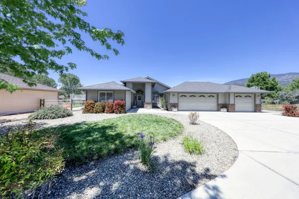 $525,000 | 29571 Jamaica Dunes Drive, Tehachapi, CA 93561