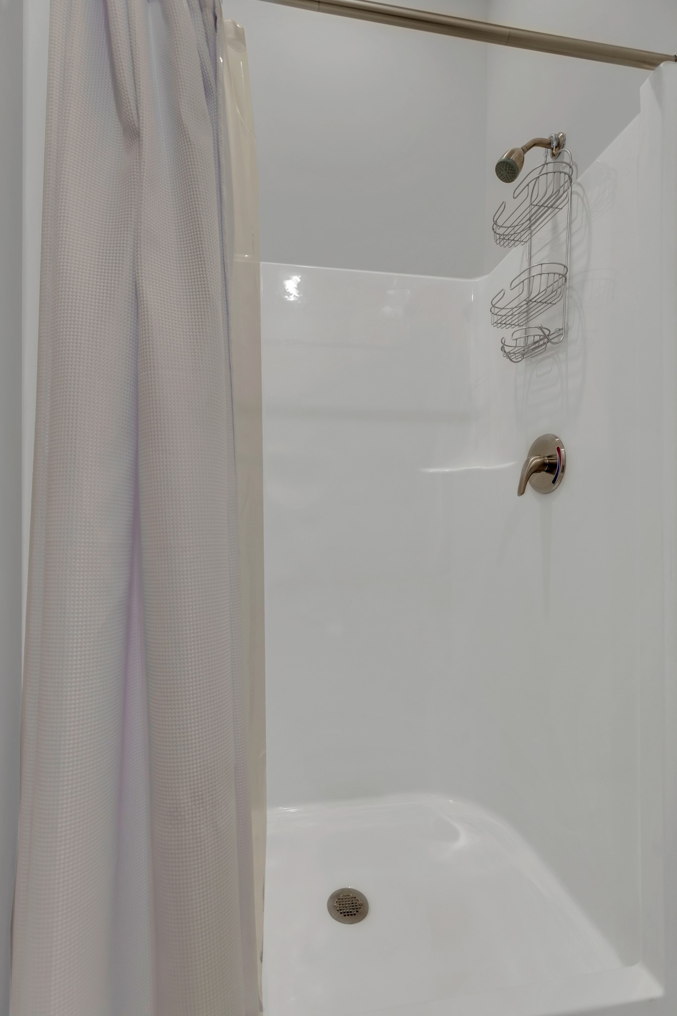 8040 Still Spg Rdg Drive Nashville, TN 37221 - Photo 23 of 38 a close up of a bathtub