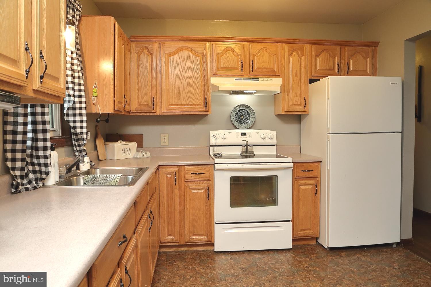 1065 South Cocalico Road Denver, PA 17517 - Photo 12 of 26 Gallery Image 12