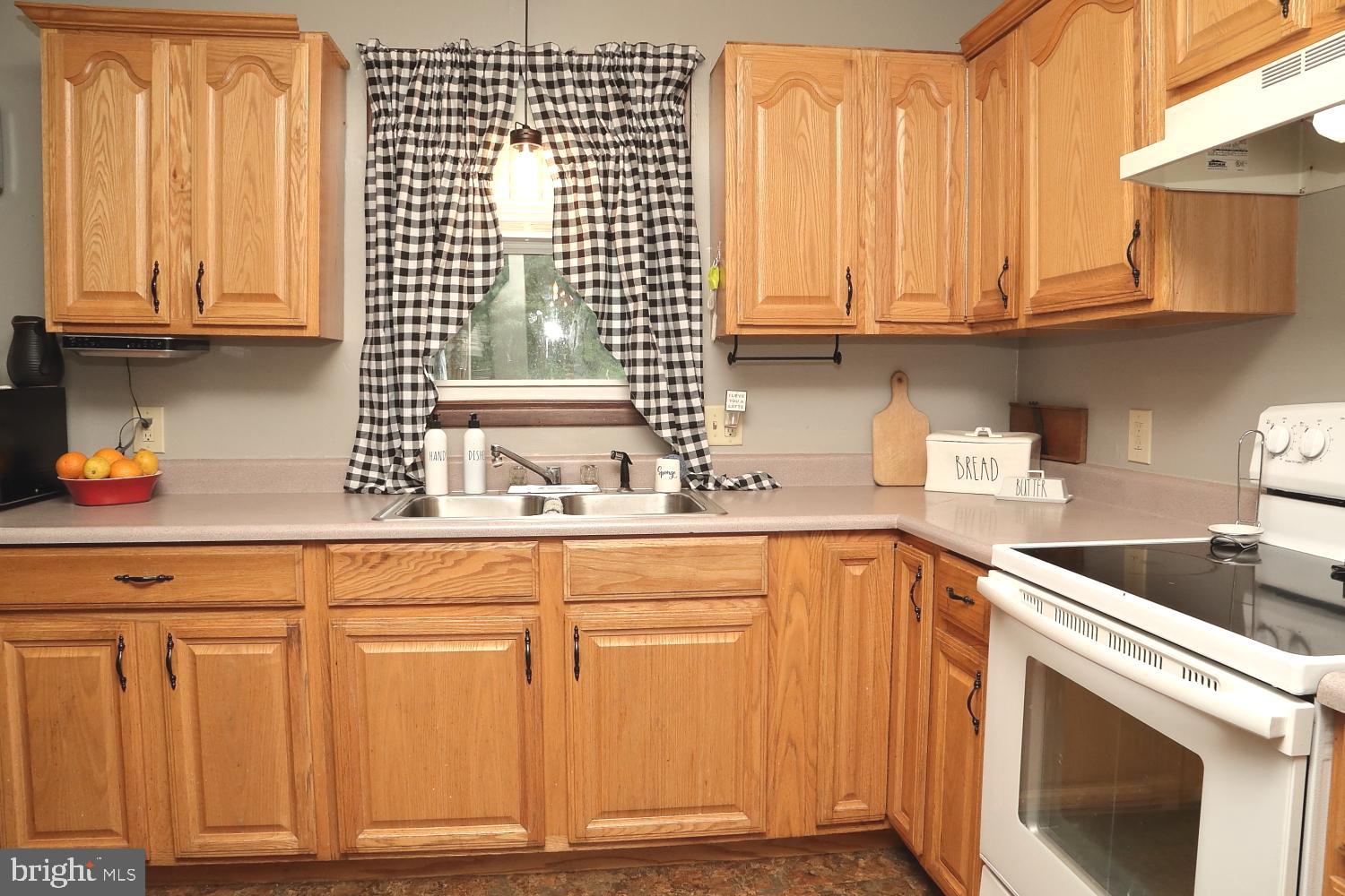 1065 South Cocalico Road Denver, PA 17517 - Photo 13 of 26 Gallery Image 13