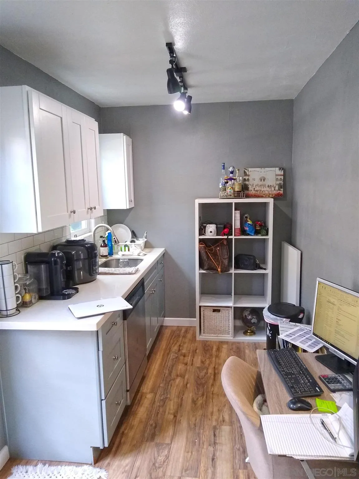 2015 Reed Avenue San Diego, CA 92109 - Photo 8 of 9