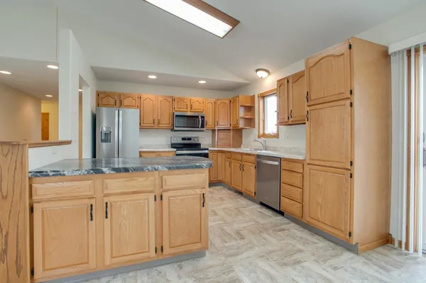 $449,900 | 560 41st Avenue South, Moorhead, MN 56560