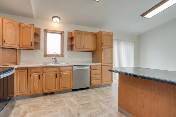 $449,900 | 560 41st Avenue South, Moorhead, MN 56560
