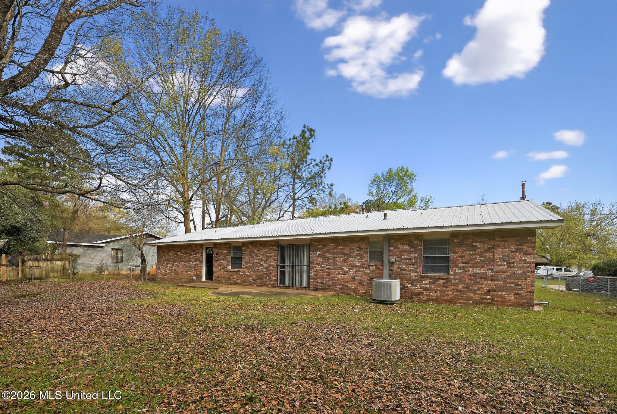 1027 Autumn Street Jackson, MS 39212 - Photo 5 of 40 02_1027_Autumn_St_Jackson_MS_39212-Exter