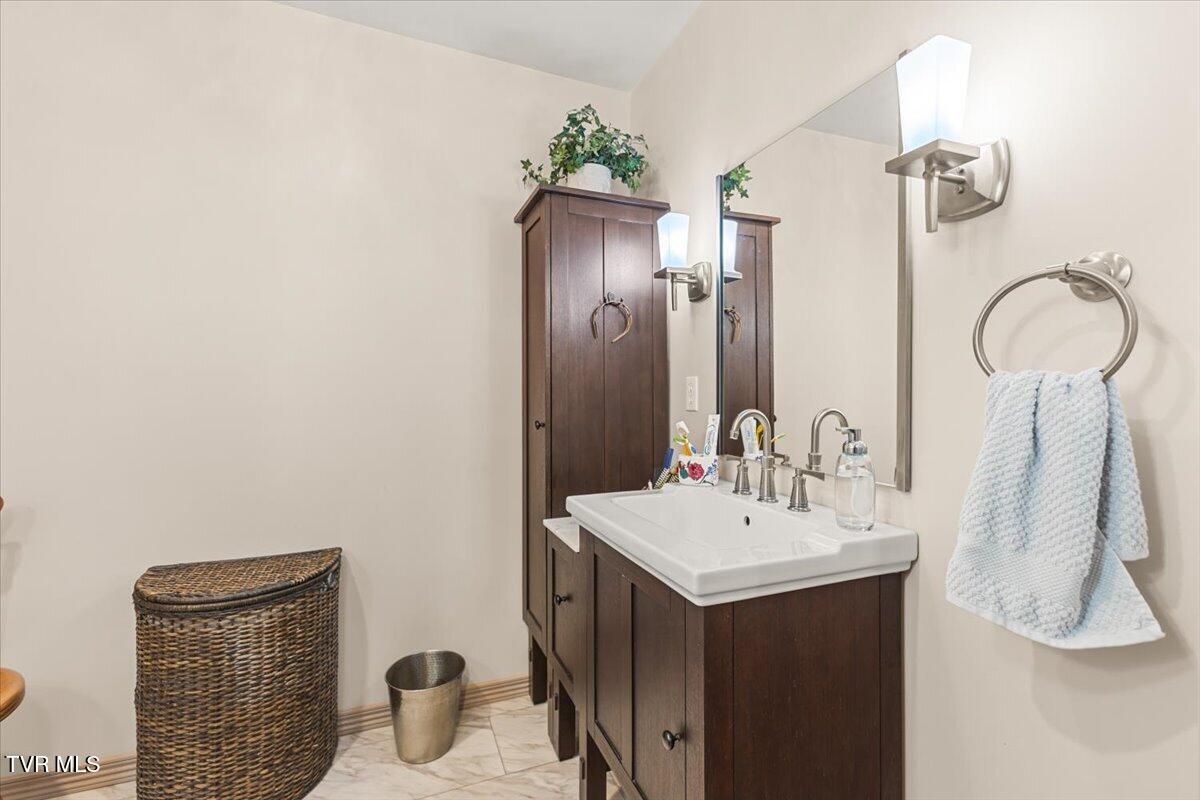 112 Spruce Street Greeneville, TN 37745 - Photo 67 of 102 075-128A8667
