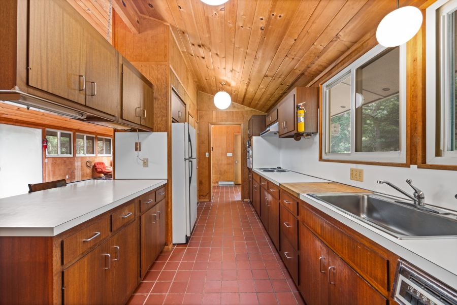 6 Kent Harbor Road Edgartown, MA 02539 - Photo 11 of 29