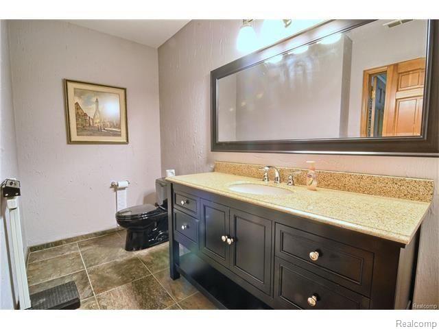 32640 Whatley Road Franklin, MI 48025 - Photo 38 of 48 whatley55.jpg