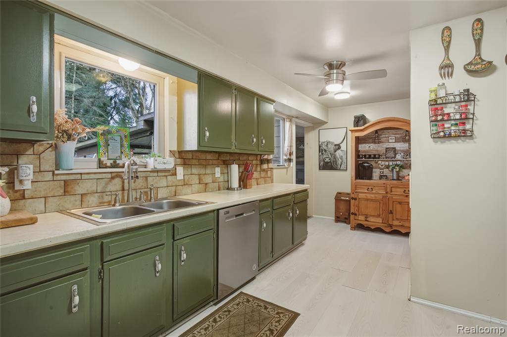 11033 Carr Road Davison, MI 48423 - Photo 11 of 37