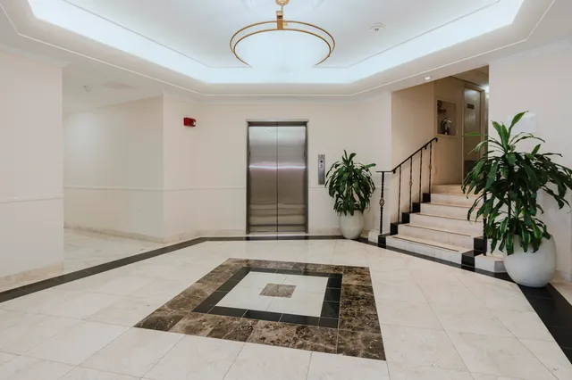 $2,000 | 2800 North Flagler Drive, Unit 312, West Palm Beach, FL 33407